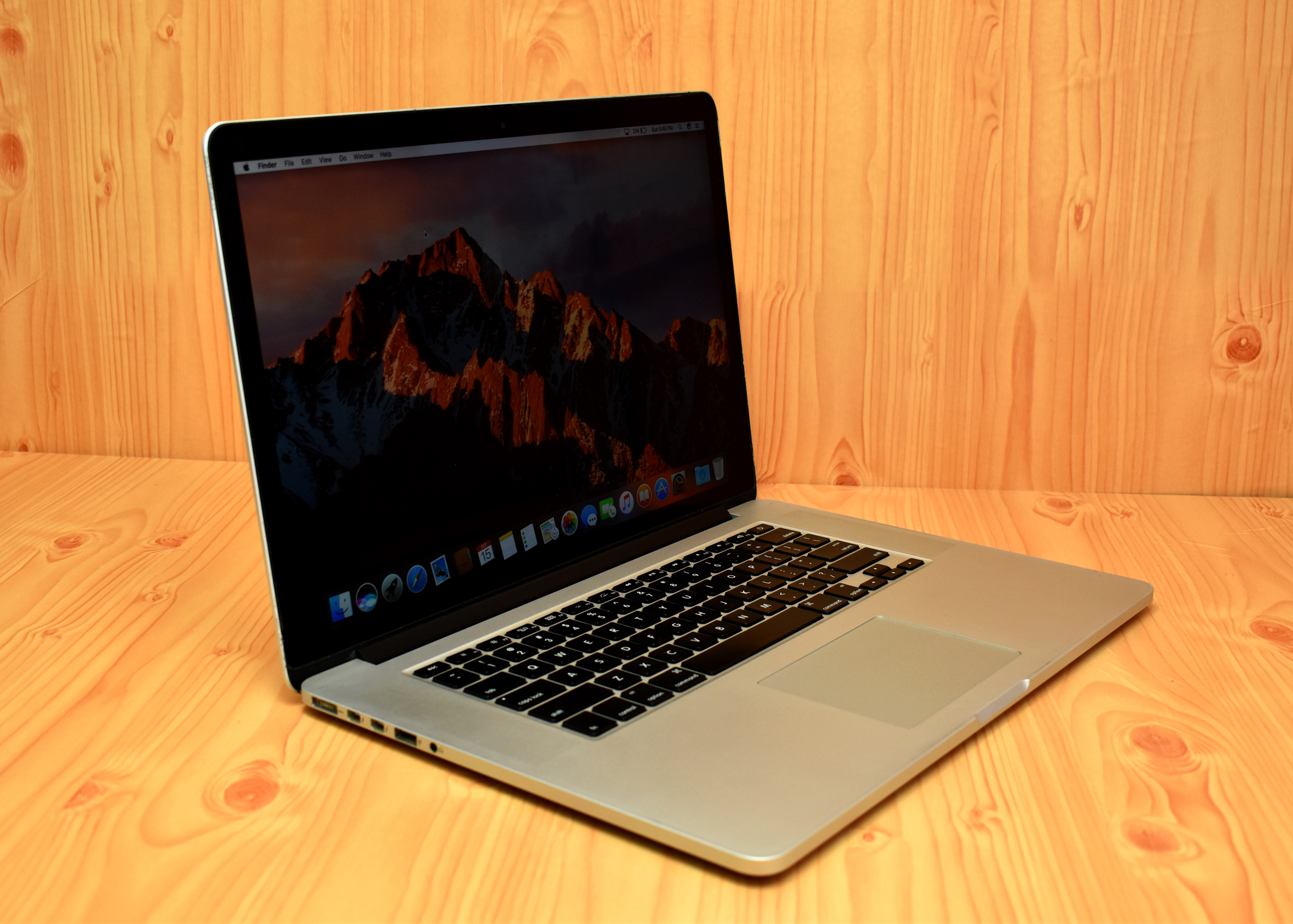 MacBook Pro Retina 15″ (A1398) Model 2015 – #Brand new Pre-owned 